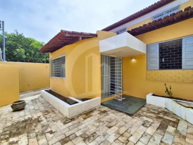 Casa com 3 Quartos para alugar, 250m² no Farolândia, Aracaju