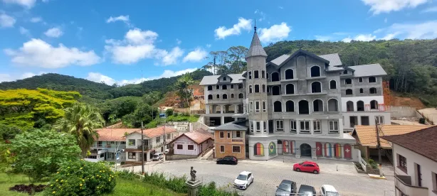 Terreno / Lote / Condomínio à venda, 1500m² no Centro, São Pedro de Alcântara