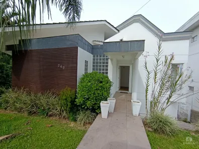 Casa com 3 Quartos para alugar, 322m² no Comerciário, Criciúma