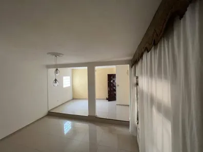 Sobrado com 3 Quartos à venda, 128m² no Vila Voturua, São Vicente