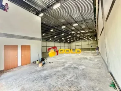 Galpão / Depósito / Armazém à venda, 1100m² no Laranjeiras, Uberlândia