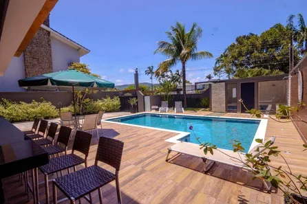 Casa de Condomínio com 6 Quartos para alugar, 390m² no Jardim Acapulco, Guarujá