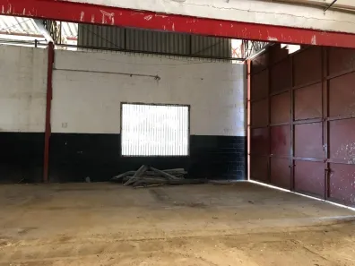 Galpão / Depósito / Armazém para venda ou aluguel, 2000m² no , Mairinque