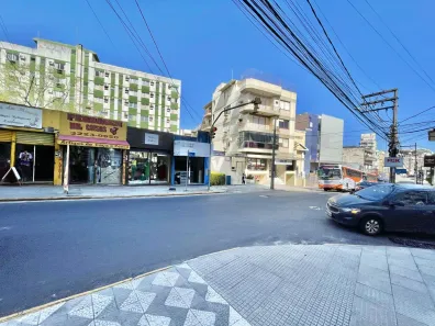 Loja / Salão / Ponto Comercial com 3 Quartos à venda, 71m² no Centro, Santa Maria
