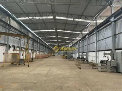 Galpão / Depósito / Armazém para alugar, 10000m² no Centro, Escada