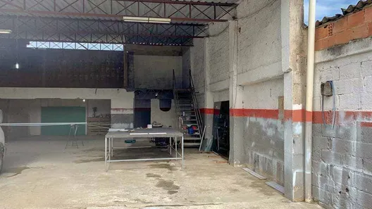 Loja / Salão / Ponto Comercial à venda, 459m² no Piabetá (Inhomirim), Magé