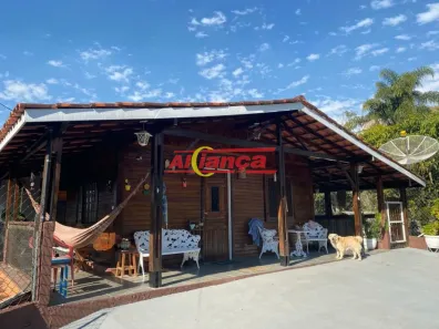 Fazenda / Sítio / Chácara com 3 Quartos à venda, 300m² no Chácaras Copaco, Arujá