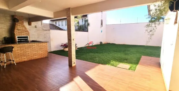 Casa de Condomínio com 3 Quartos à venda, 250m² no Zona 08, Maringá