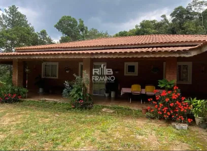 Fazenda / Sítio / Chácara com 3 Quartos à venda, 2181m² no Centro, Embu-Guaçu