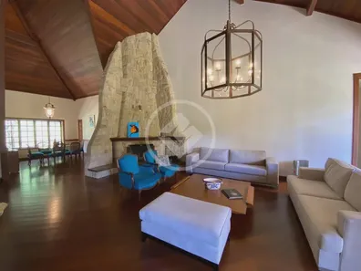 Casa de Condomínio com 3 Quartos para venda ou aluguel, 390m² no Quebra Frascos, Teresópolis