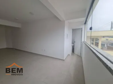 Conjunto Comercial / Sala para alugar, 32m² no Monte Alegre, Camboriú