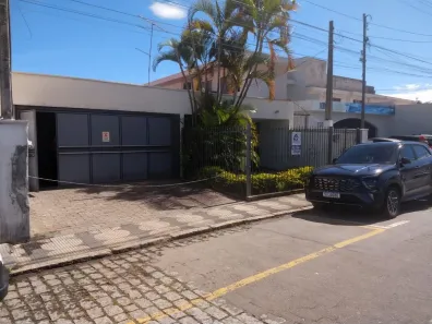 Casa Comercial com 2 Quartos para alugar, 172m² no Centro, Mogi das Cruzes