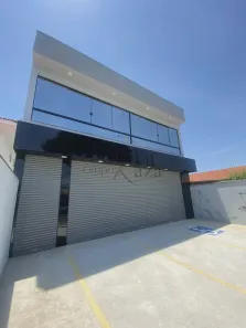 Prédio Inteiro com 4 Quartos para venda ou aluguel, 270m² no Centro, Jacareí