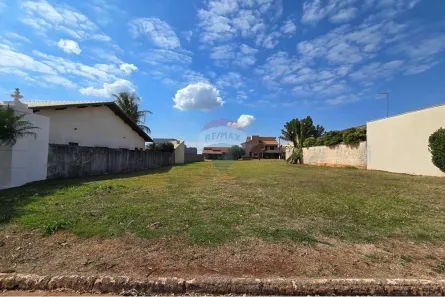 Terreno / Lote / Condomínio à venda, 620m² no , Cravinhos