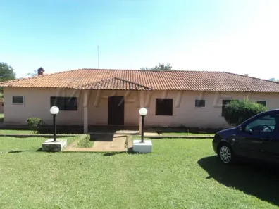 Fazenda / Sítio / Chácara com 5 Quartos à venda, 300m² no Centro, Boituva