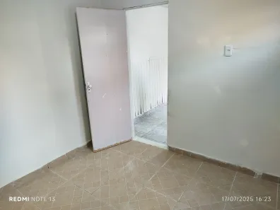 Casa de Vila com 1 Quarto para alugar, 30m² no Santa Terezinha, Mesquita
