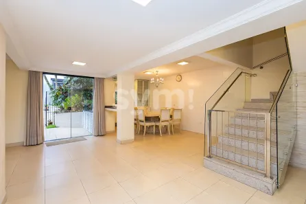 Casa de Condomínio com 4 Quartos para alugar, 280m² no Santa Cândida, Curitiba