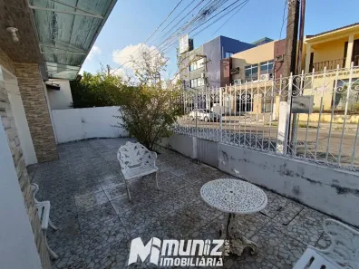 Casa com 3 Quartos para alugar, 200m² no São José, Aracaju