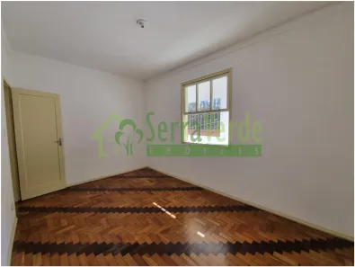 Casa com 3 Quartos para alugar, 85m² no Castelanea, Petrópolis