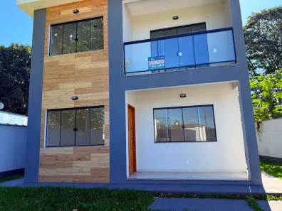 Casa com 4 Quartos para venda ou aluguel, 126m² no Centro, Guapimirim