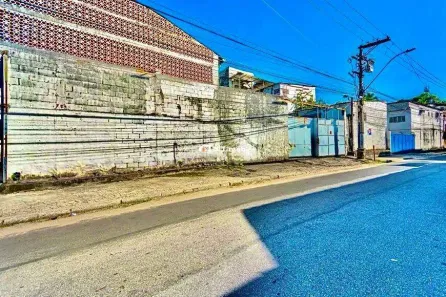Galpão / Depósito / Armazém à venda, 2700m² no Ilha da Conceição, Niterói