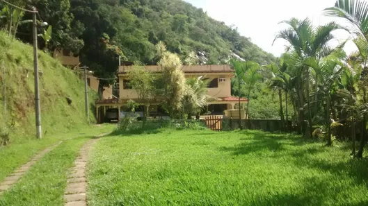 Fazenda / Sítio / Chácara com 14 Quartos à venda, 15000m² no Santo Antônio, Duque de Caxias