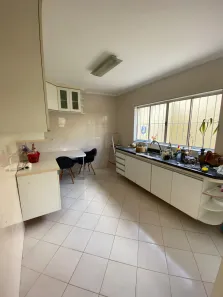 Sobrado com 3 Quartos para alugar, 239m² no Parque 9 de Julho, São Roque