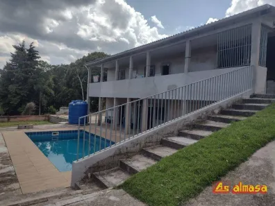 Fazenda / Sítio / Chácara com 4 Quartos à venda, 300m² no , Nazaré Paulista