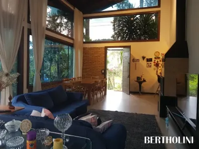 Casa de Condomínio com 3 Quartos para alugar, 221m² no Serrinha do Alambari (Agulhas Negras), Resende