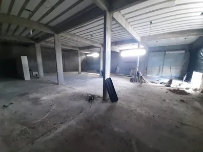 Galpão / Depósito / Armazém para alugar, 558m² no Laranjal, São Gonçalo