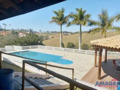 Fazenda / Sítio / Chácara com 2 Quartos à venda, 550m² no , Igaratá