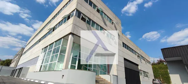 Galpão / Depósito / Armazém à venda, 3000m² no Jardim Mutinga, Barueri