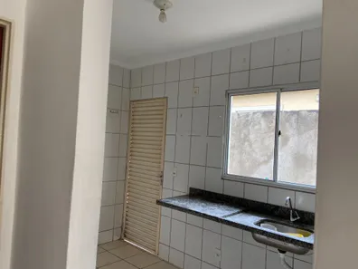Casa de Condomínio com 3 Quartos para alugar, 69m² no Jardim Decolores, Trindade