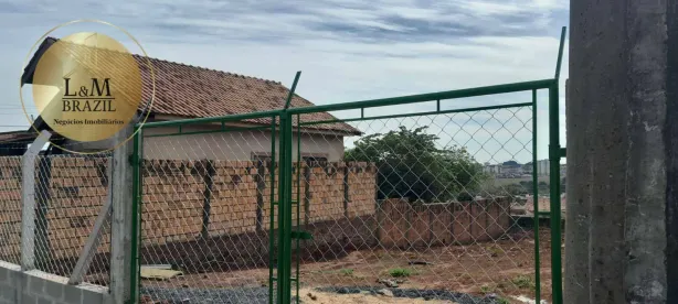 Terreno / Lote / Condomínio à venda, 358m² no Centro, Assis