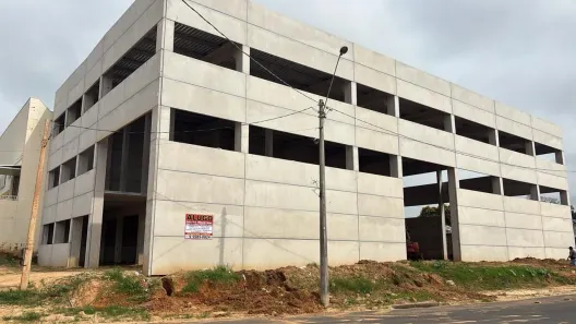 Galpão / Depósito / Armazém para alugar, 940m² no Distrito Industrial II, Salto