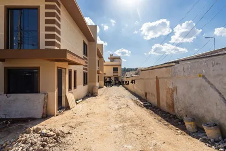Casa de Condomínio com 3 Quartos à venda, 150m² no Santa Cândida, Curitiba