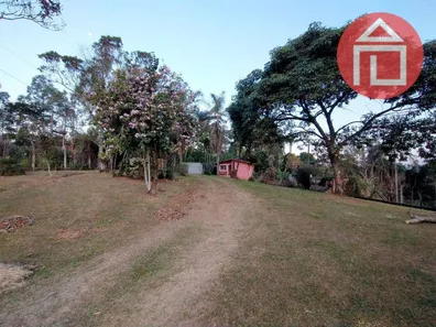 Fazenda / Sítio / Chácara com 3 Quartos para alugar, 335m² no , Bragança Paulista