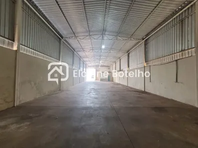 Galpão / Depósito / Armazém à venda, 350m² no Nossa Senhora das Graças, Uberlândia