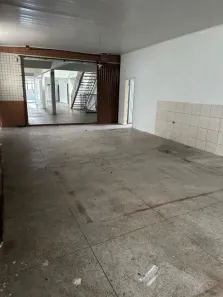 Galpão / Depósito / Armazém para venda ou aluguel, 800m² no Sarandi, Porto Alegre