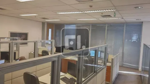 Conjunto Comercial / Sala para alugar, 800m² no Vila São Francisco (Zona Sul), São Paulo