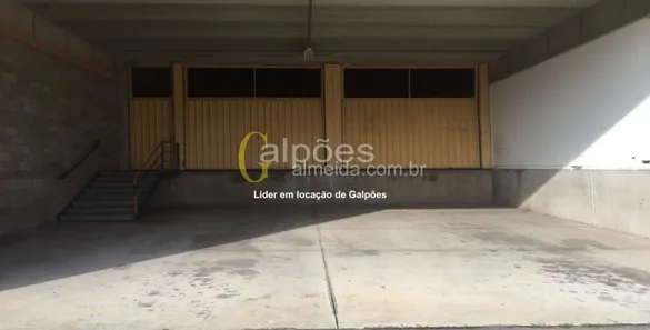 Galpão / Depósito / Armazém para alugar, 1600m² no Santa Fé, Osasco