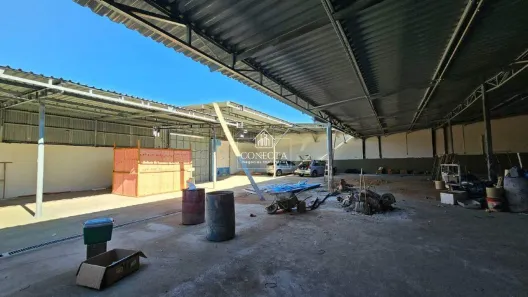 Galpão / Depósito / Armazém à venda, 850m² no Brasil, Uberlândia