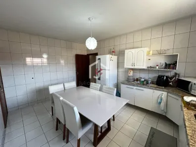 Sobrado com 4 Quartos à venda, 197m² no Bosque da Saúde, Taubaté
