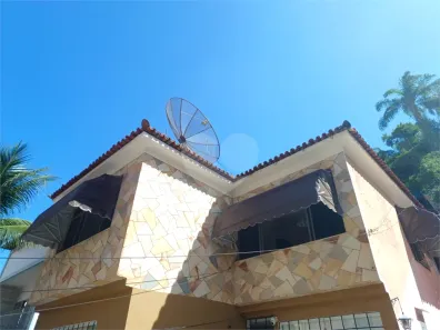 Sobrado com 3 Quartos para venda ou aluguel, 210m² no Santa Rosa, Niterói