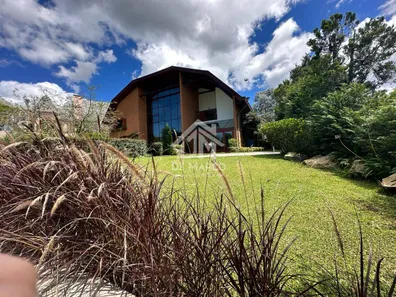 Casa de Condomínio com 5 Quartos para venda ou aluguel, 469m² no Jd do Embaixador, Campos do Jordão