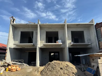 Sobrado com 2 Quartos à venda, 104m² no Armação, Penha