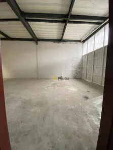 Galpão / Depósito / Armazém para venda ou aluguel, 599m² no Vila Palmares, Santo André