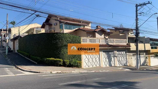 Sobrado com 3 Quartos para venda ou aluguel, 310m² no Vila Áurea, Poá