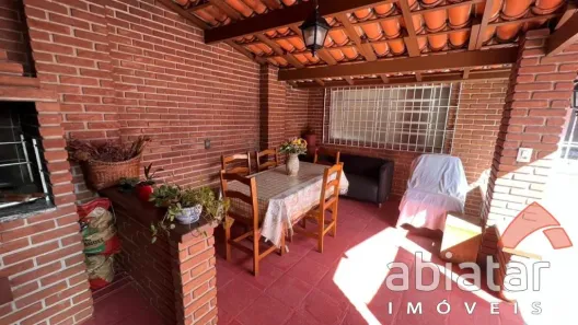 Casa Comercial com 3 Quartos para venda ou aluguel, 250m² no Jardim Bontempo, Taboão da Serra