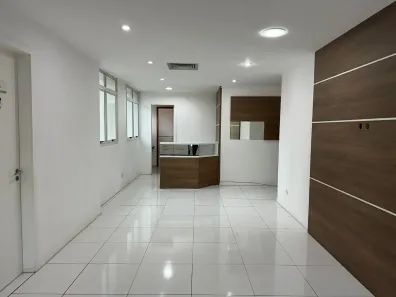 Conjunto Comercial / Sala para venda ou aluguel, 51m² no Centro, Curitiba